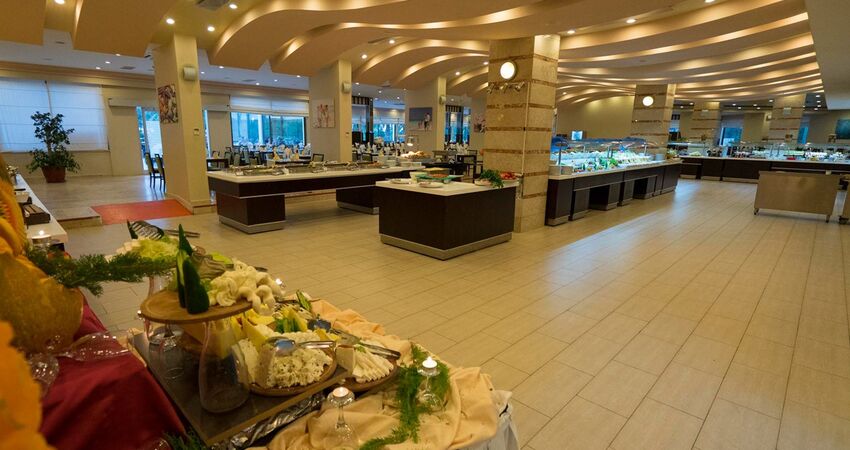 Maritim Hotel Saray Regency