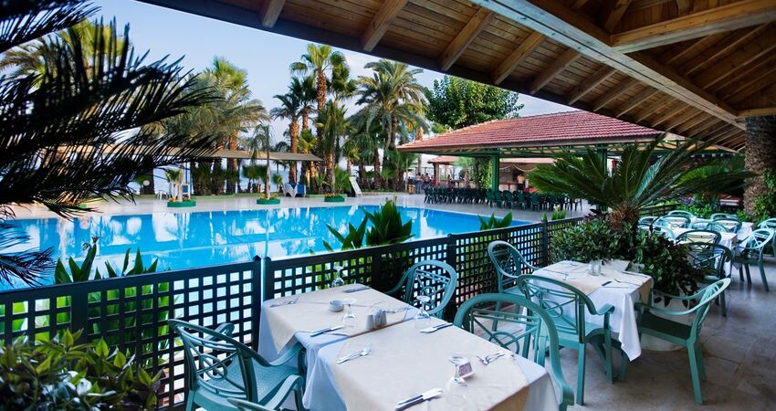 Larissa Club Akman Park Hotel